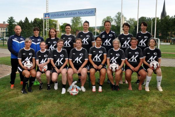 Neue Trainingsbekleidung für unsere Frauen