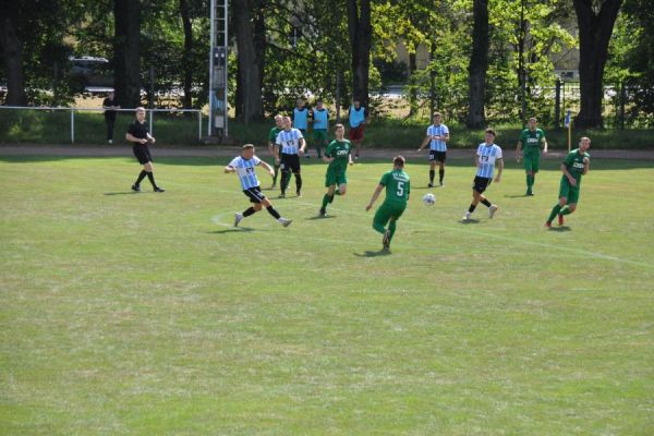 Bilder vom Spiel SSV Neustadt/Sachsen gegen SG Empor Possendorf